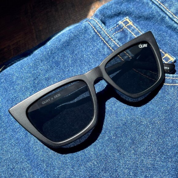 QUAY x Desi Perkins Ltd Ed “Don't @ Me” Cat-Eye Sunglasses (Black/Smoke) – NWOT - Picture 10 of 13